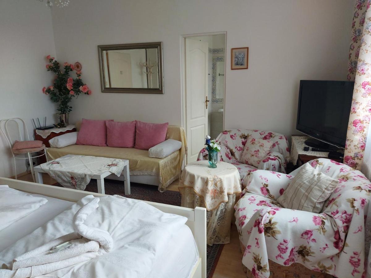 Hotel Garni オストラヴァ エクステリア 写真