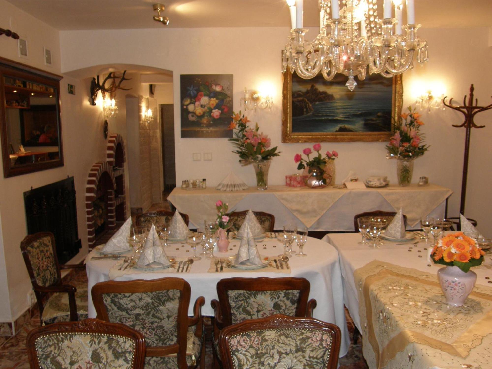 Hotel Garni オストラヴァ エクステリア 写真