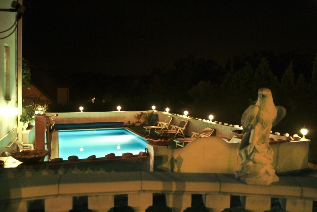 Hotel Garni オストラヴァ エクステリア 写真