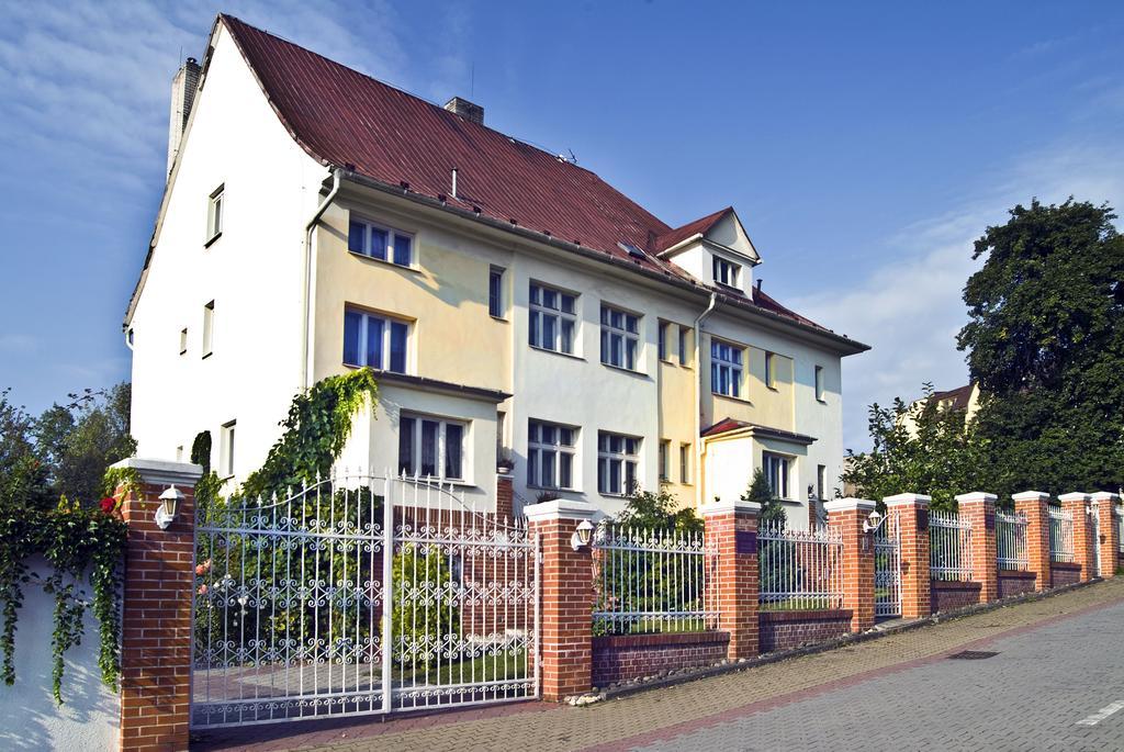 Hotel Garni オストラヴァ エクステリア 写真