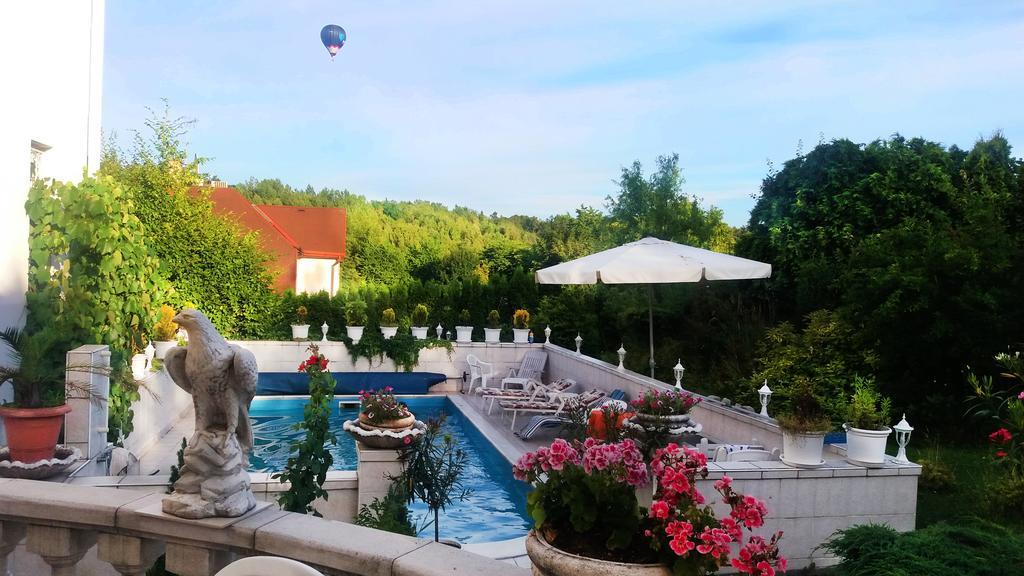 Hotel Garni オストラヴァ エクステリア 写真